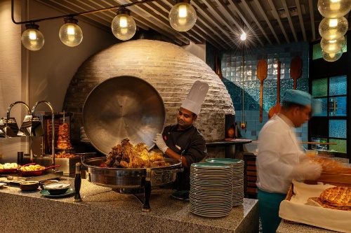 Sheraton Mall of the Emirates Hotel, Dubai image 9